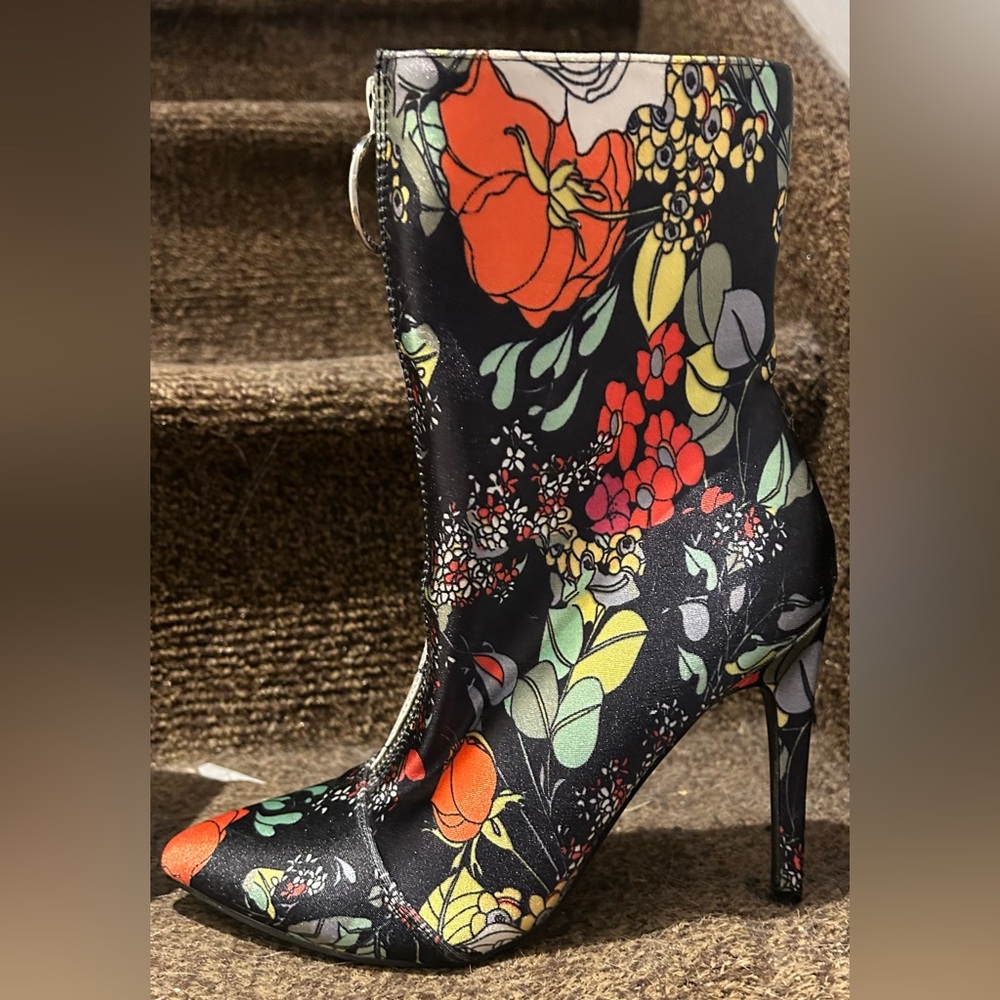 Cape Robbin Gigi-16 Multicolor Floral Ankle Stiletto Heeled Pointed Toes Boots 7 - Picture 3 of 11